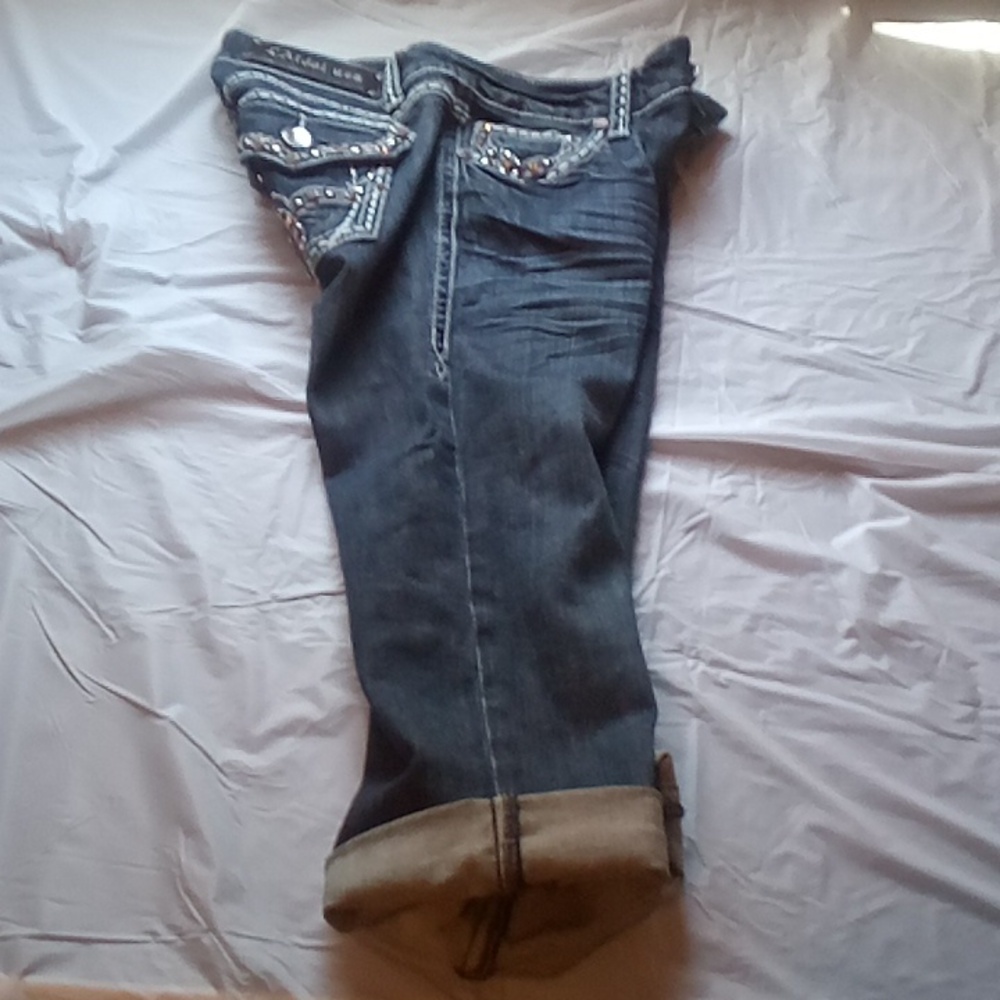 All denim with diamonds jean for women or girls. Diamond fill the pockets